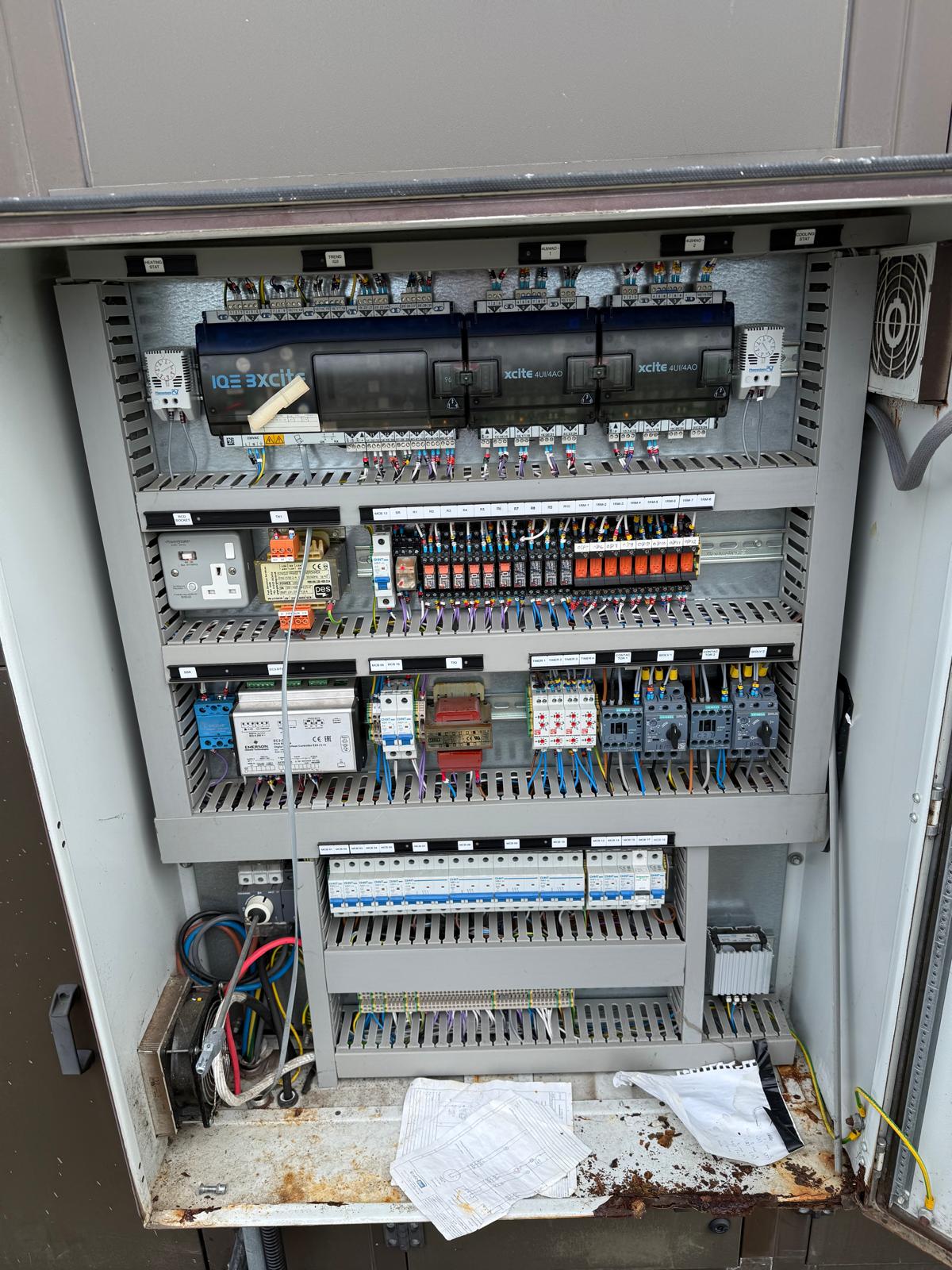 BMS control panel with MCB protection and terminal blocks investigated on an AHU alarm call-out